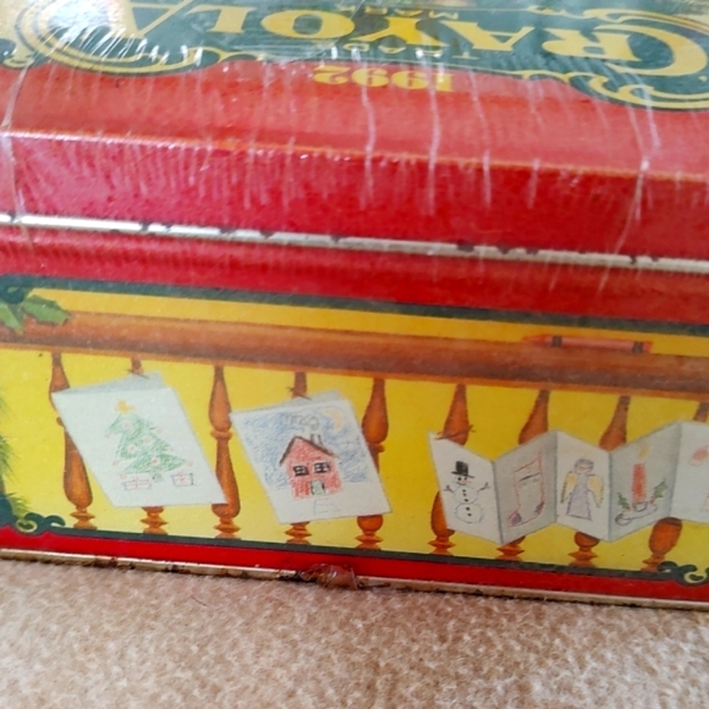 Crayola Holiday Tin Circa 1992 Never Opened - Picture 4 of 10